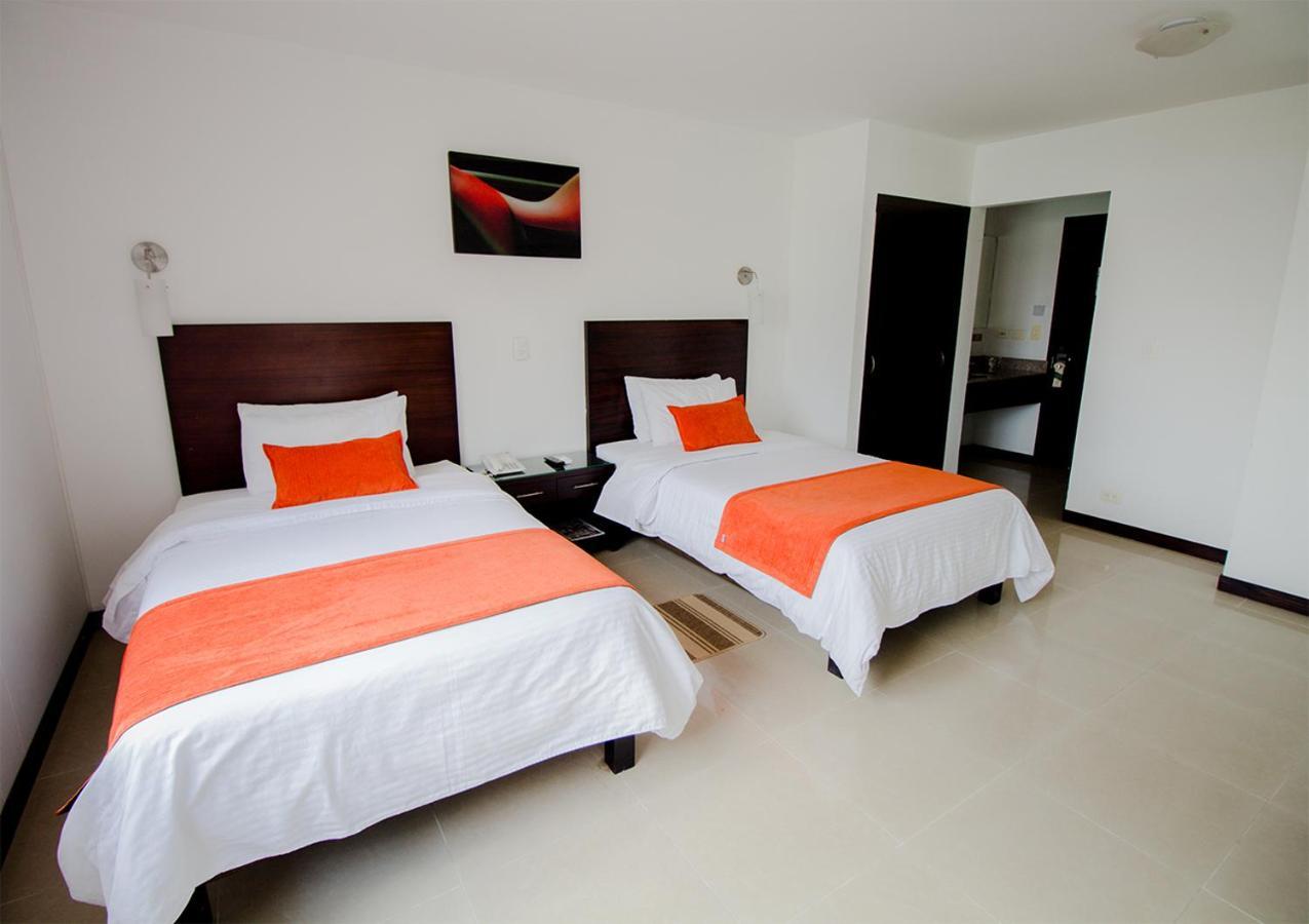 Hotel Pinares Plaza Pereira Dış mekan fotoğraf