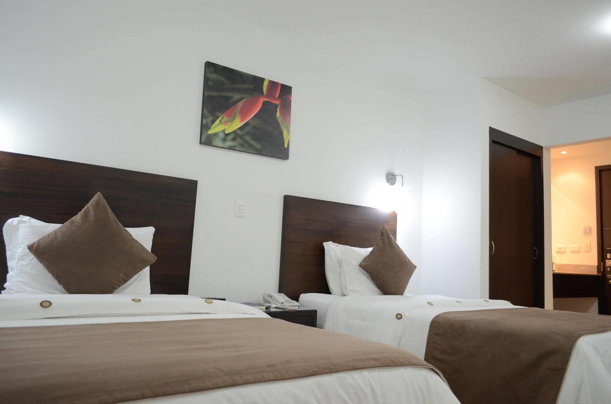 Hotel Pinares Plaza Pereira Dış mekan fotoğraf