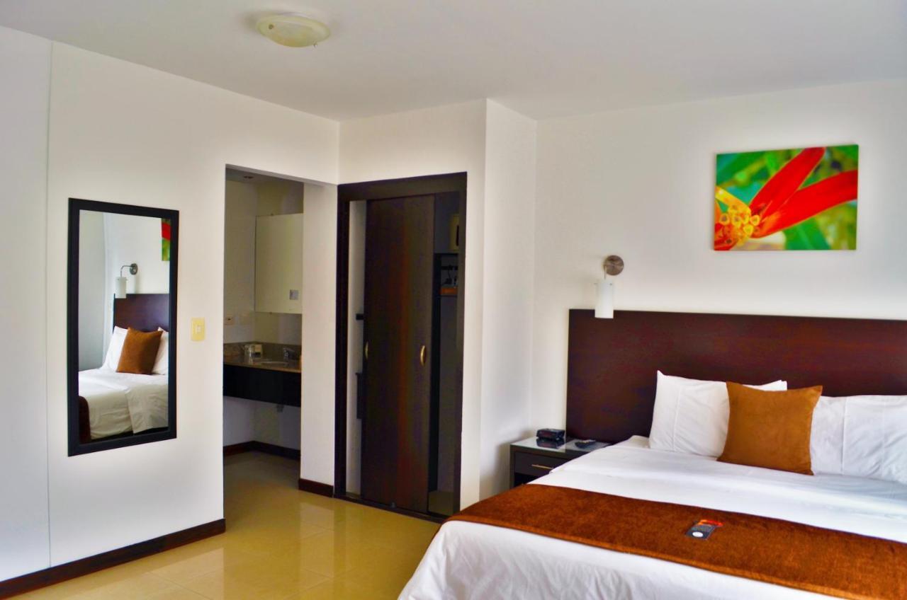 Hotel Pinares Plaza Pereira Oda fotoğraf